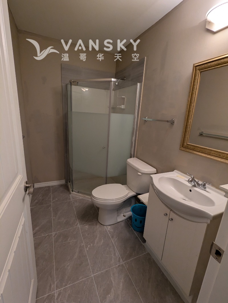 260815110501_house picsbathroom1.jpg